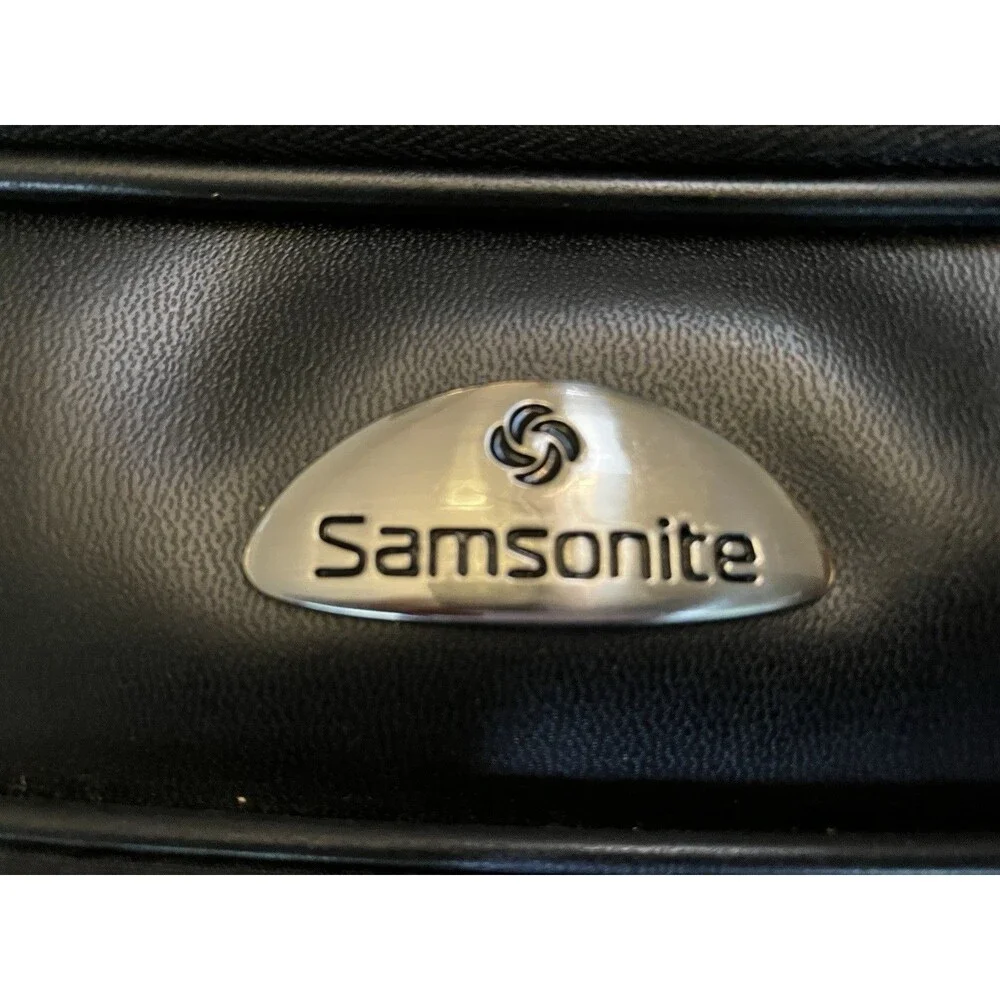 Samsonite 13 Inch Laptop Bag Very Lightly Used (Looks New)